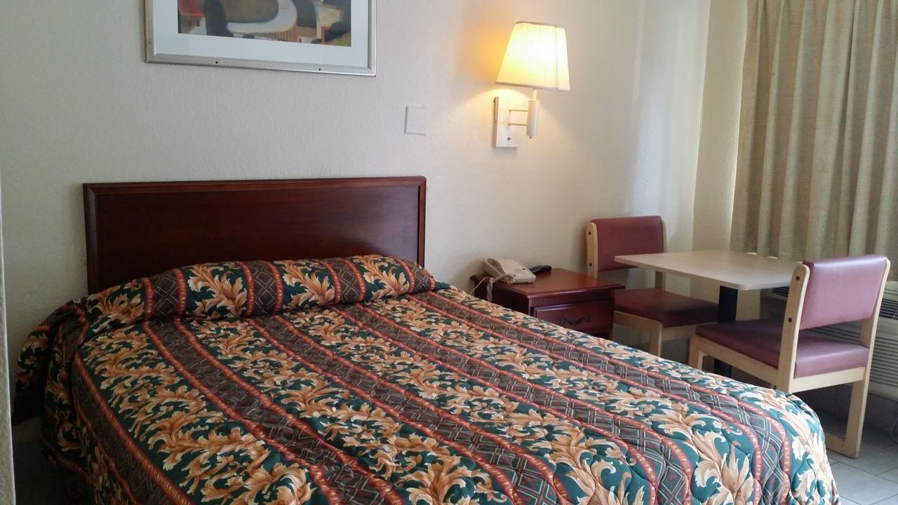 Carpet Inn Opelika Exteriér fotografie